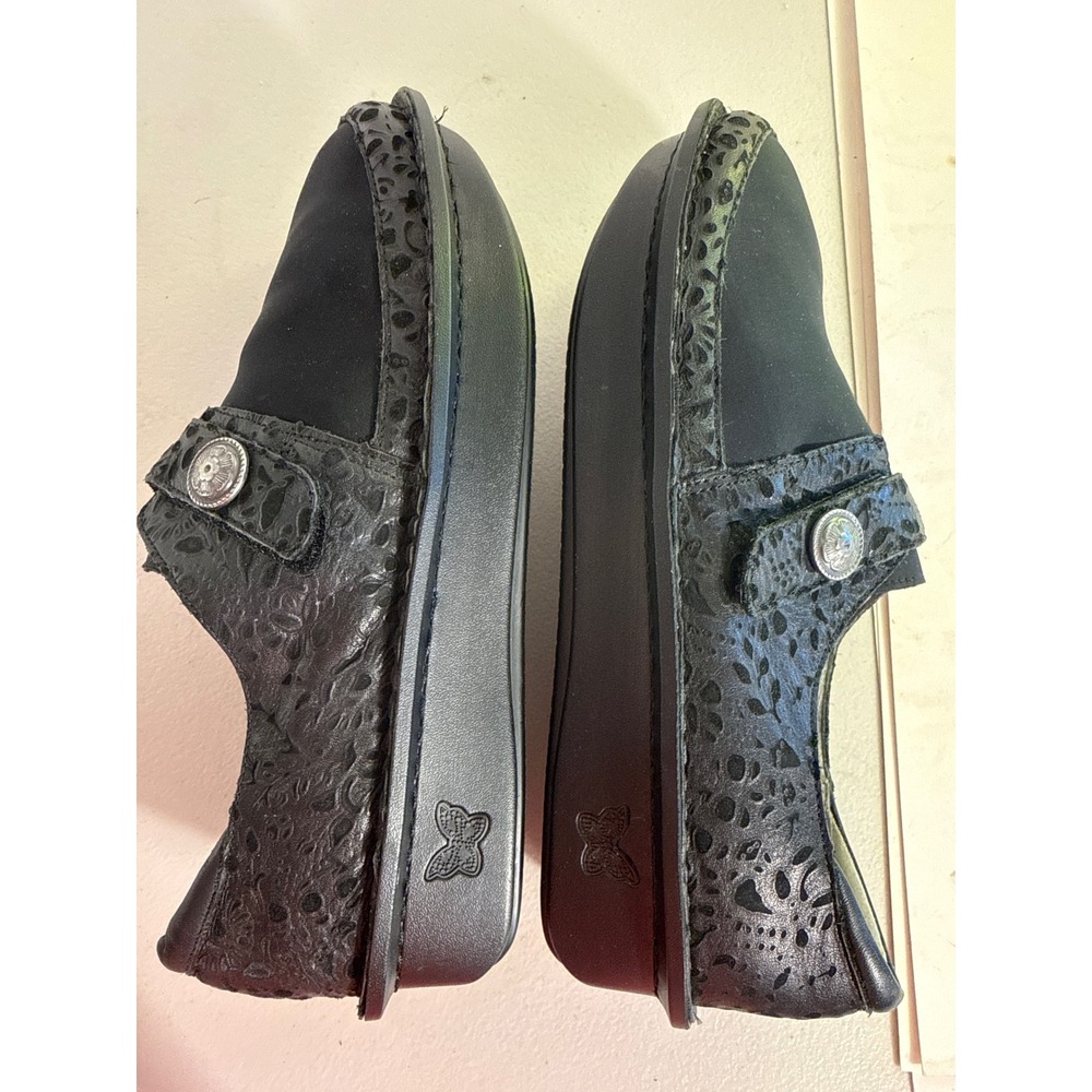 Alegria by PG Lite Black Textured Leather Slip On Clogs Butterfly Button Shoe 11 - Picture 8 of 12